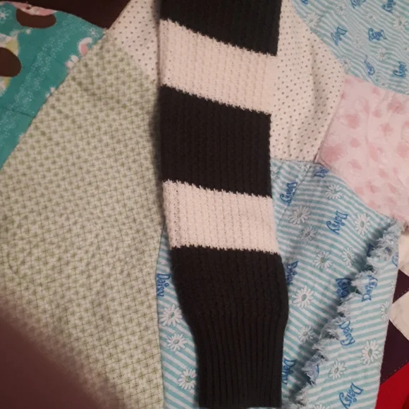 Green and white dress - Picture 4 of 4